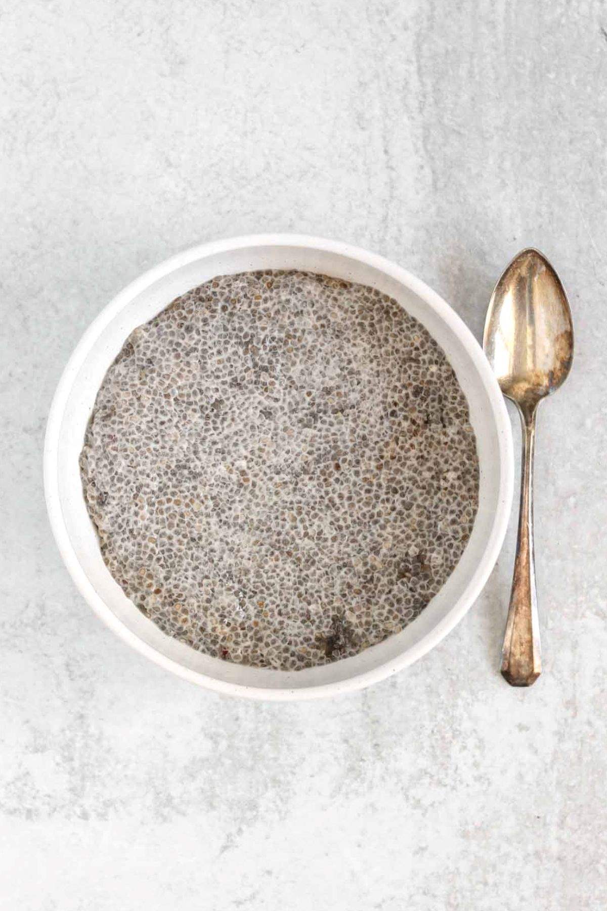 Why Thousands of Smart-Eating People Swear by This 5-Ingredient Chocolate Chia Pudding (and Can’t Stop Making It) 9 Image